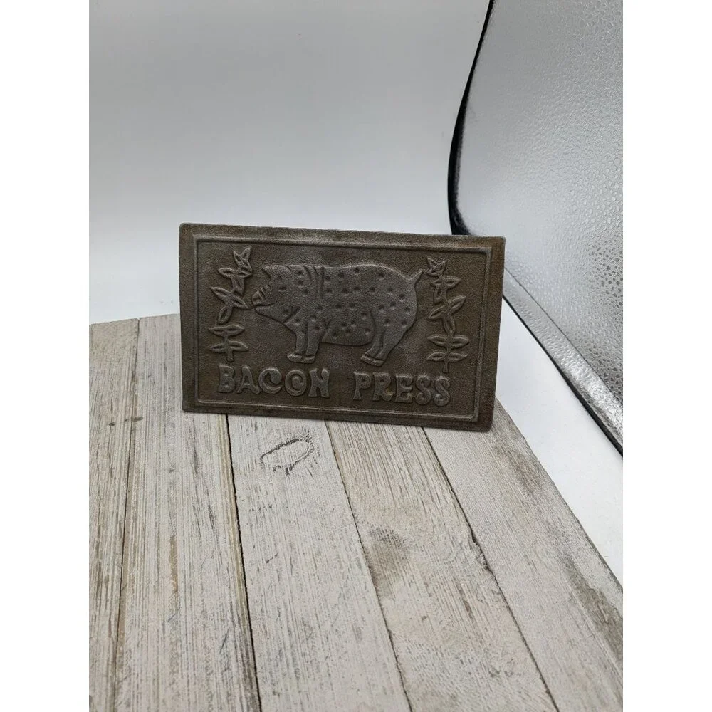 Cast Iron Bacon Press With Wooden Handle - Picture 2 of 5